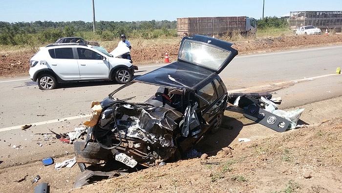 Acidente Dois Carros Em Sorriso Um Morto E Dois Feridos Maio