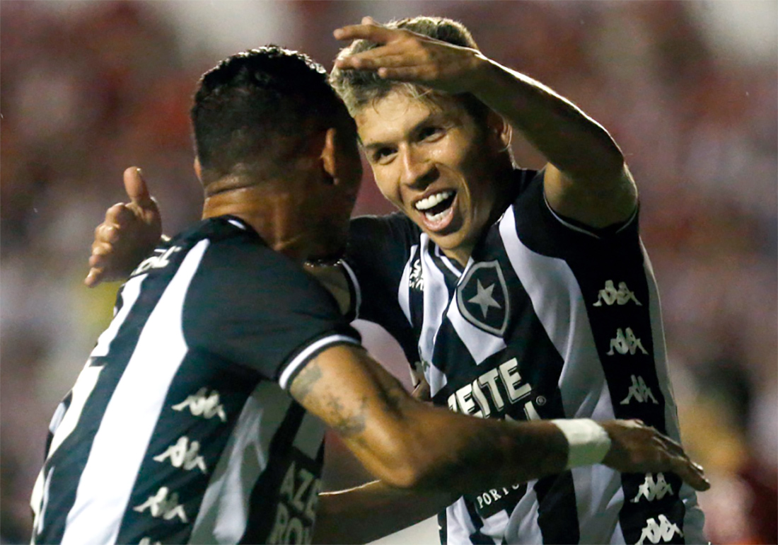 Botafogo vence o Vasco e abre vantagem na Copa do Brasil Só Notícias