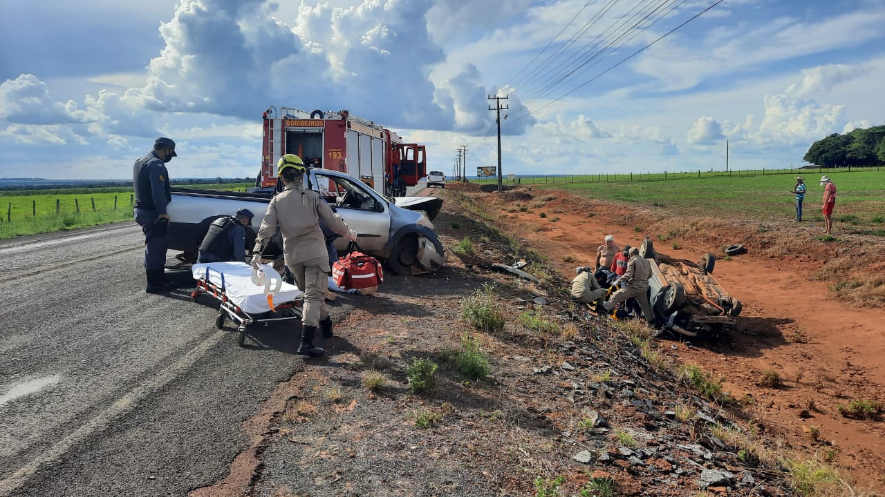 Carro Capota Ap S Colis O Outro Na Mt Em Sorriso Policial E