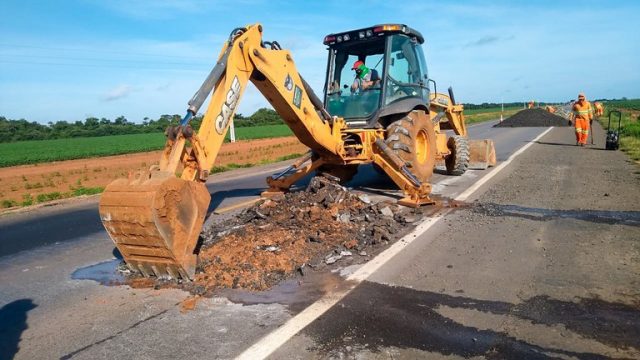 DNIT faz manutenção em rodovia no Médio Norte para garantir