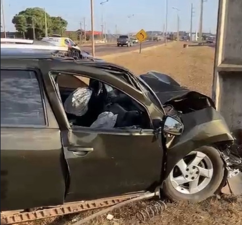 Sinop Carro Sai Da Bate Em Poste E Motorista Fica Ferido S