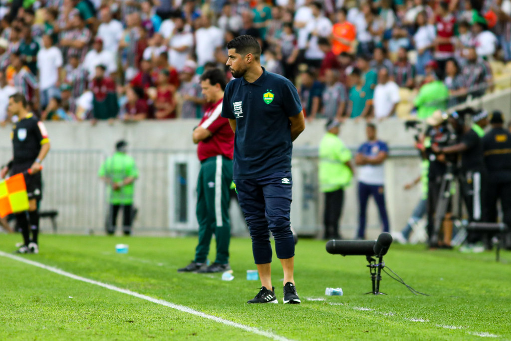 Cruzeiro Faz Sondagem Por Ant Nio Oliveira Mas Treinador Fica No Cuiab