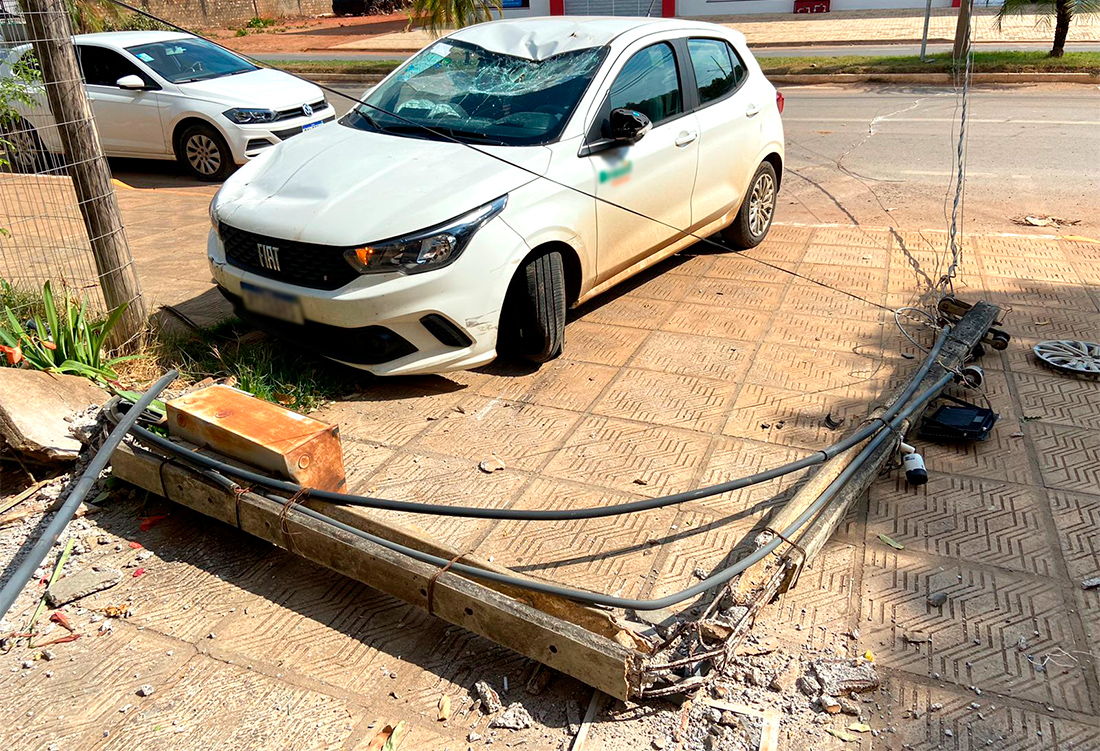 Tr S Carros Ficam Danificados Ap S Colis O Em Avenida De Sorriso S