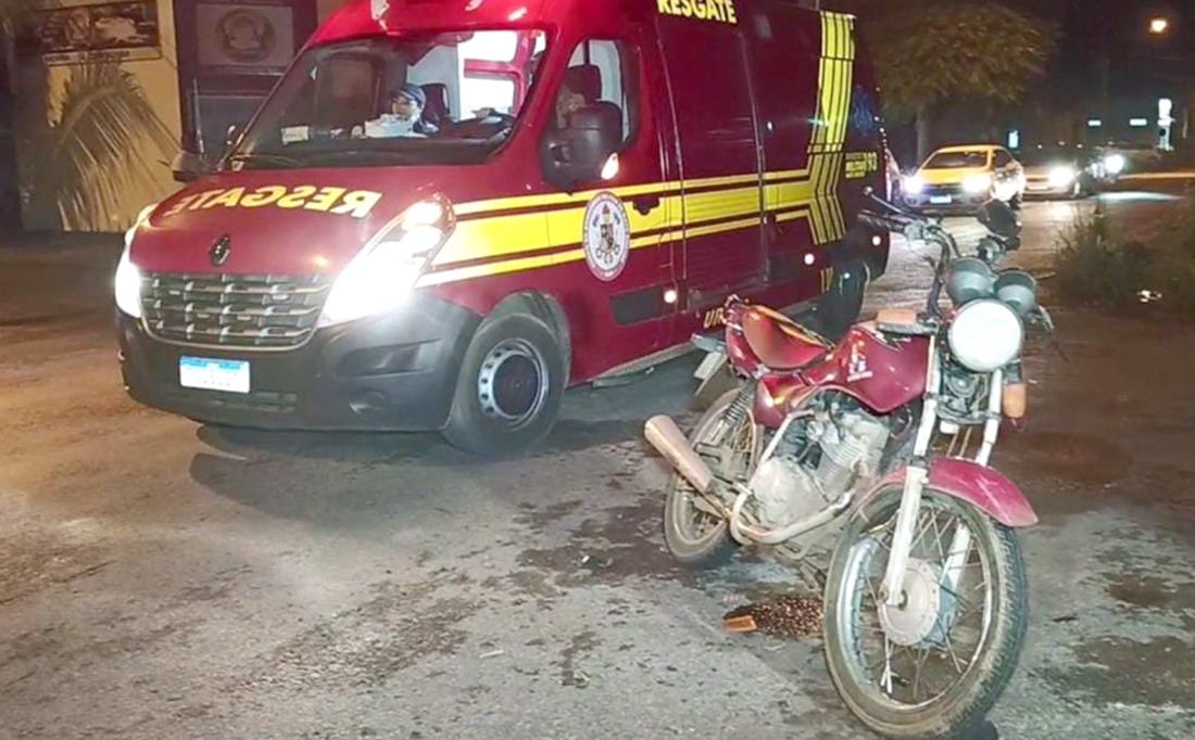 Motociclista é arremessada sobre carro durante colisão em Sinop Só