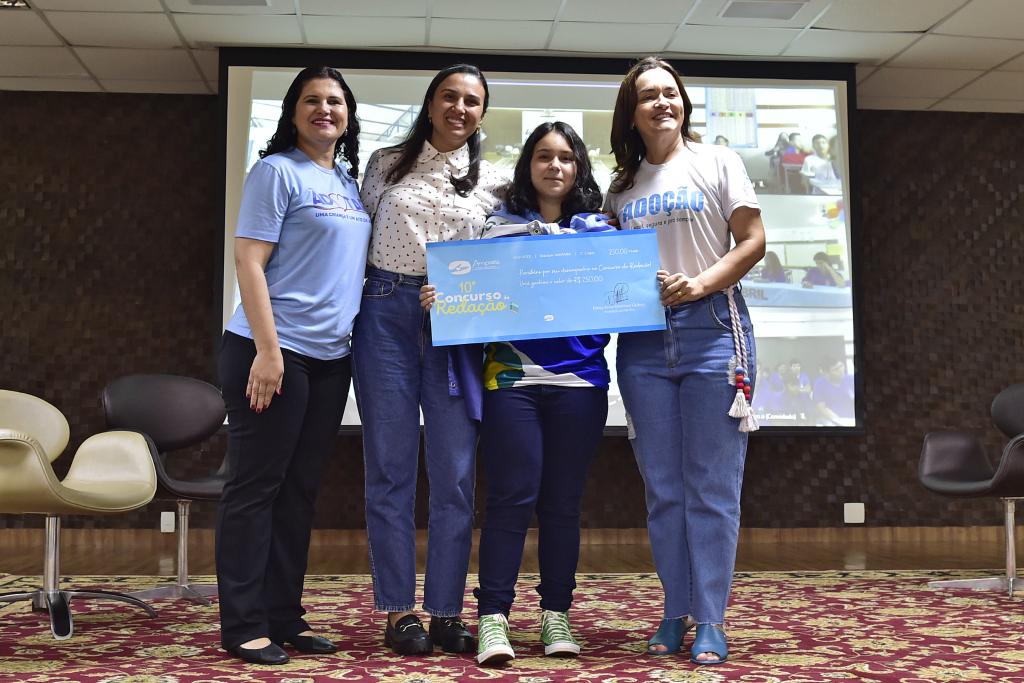 Estudantes da rede pública e privada de Mato Grosso são premiados por