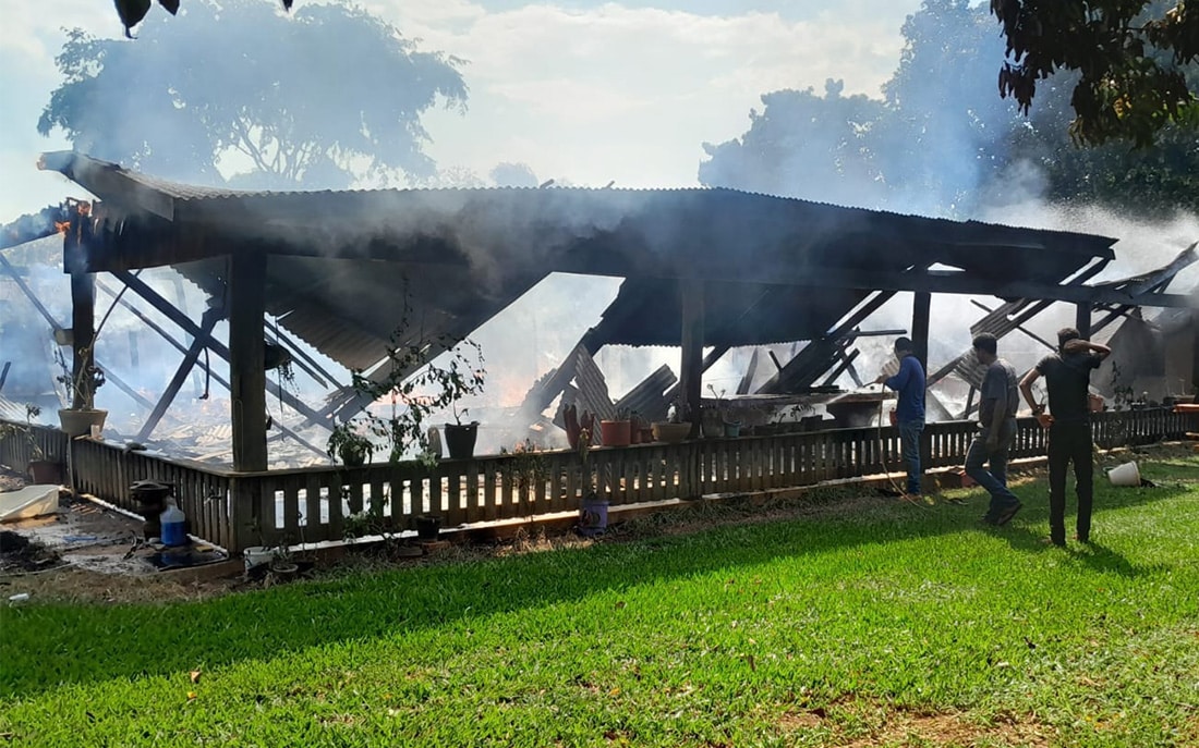 Casa De Madeira Pega Fogo E Fica Destru Da No Nort O S Not Cias