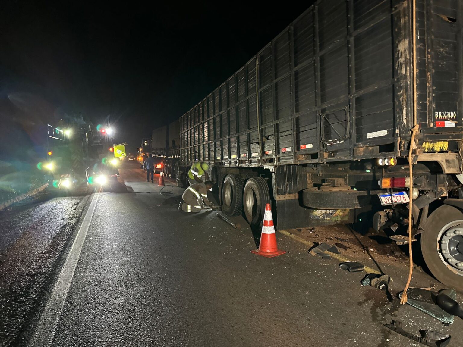 Motorista Morre Em Engavetamento Entre Carretas E Caminh Es Em Rodovia