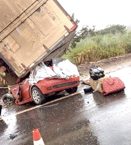 Caminhao e carro rebaixado