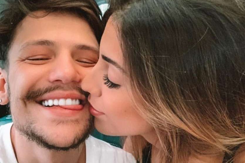 Noivos Gabi Brandt E Saulo Poncio Revelam Nome Do Filho Vem Davi S Not Cias