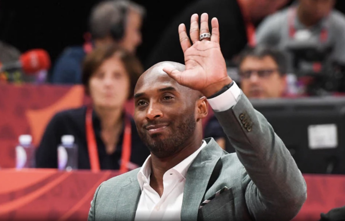 Astro do basquete Kobe Bryant morre em acidente de helicóptero aos 41 anos, Mundo