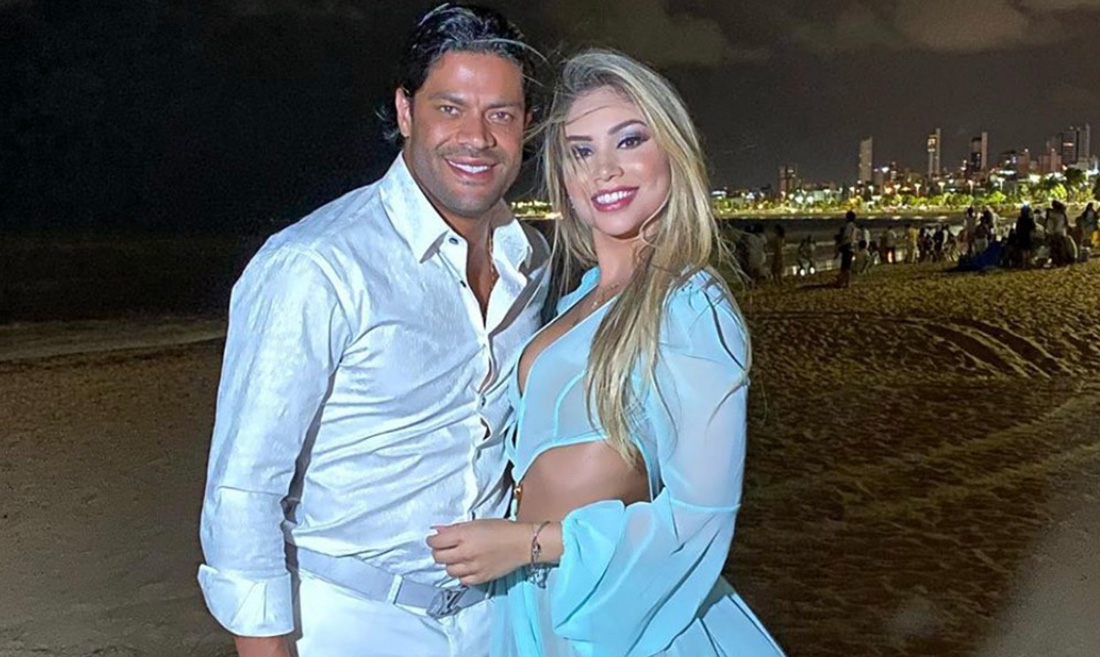 Jogador Hulk E Camila Surgem Com Alianças Só Notícias 8634