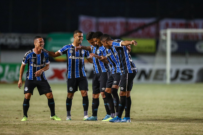 Gremio Vence Universidad Catolica E Encaminha Classificacao Na Libertadores So Noticias