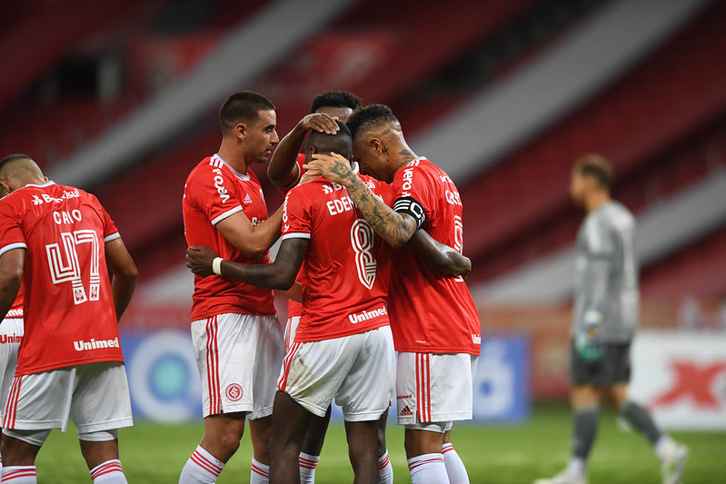 Internacional vence o São Paulo e abre vantagem na final do