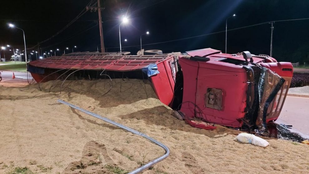 Há mesmo risco de acidente com carreta arqueada no tombador? - Blog do  Caminhoneiro