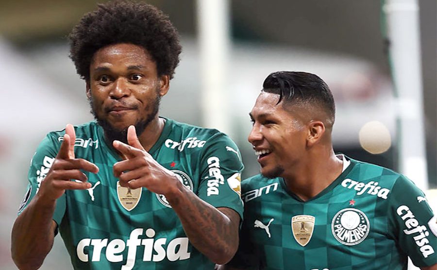 Corinthians vence o Palmeiras e larga na frente na semifinal do