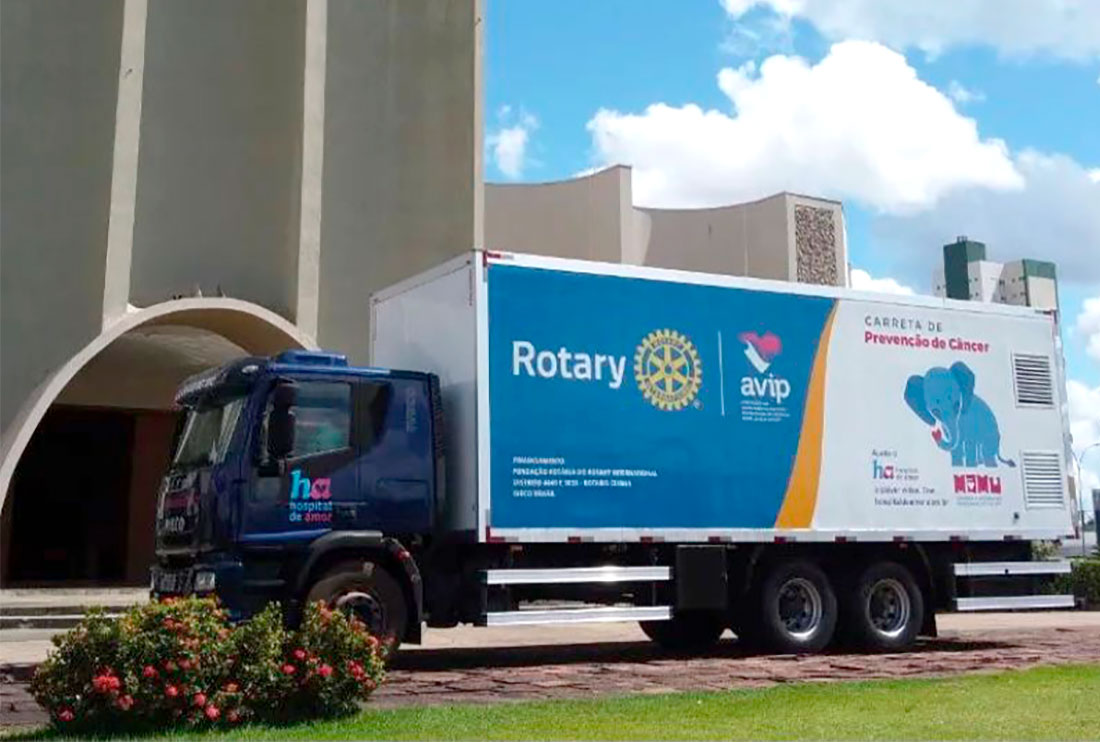 Carreta do Hospital do Amor oferta exames gratuitos para mulheres