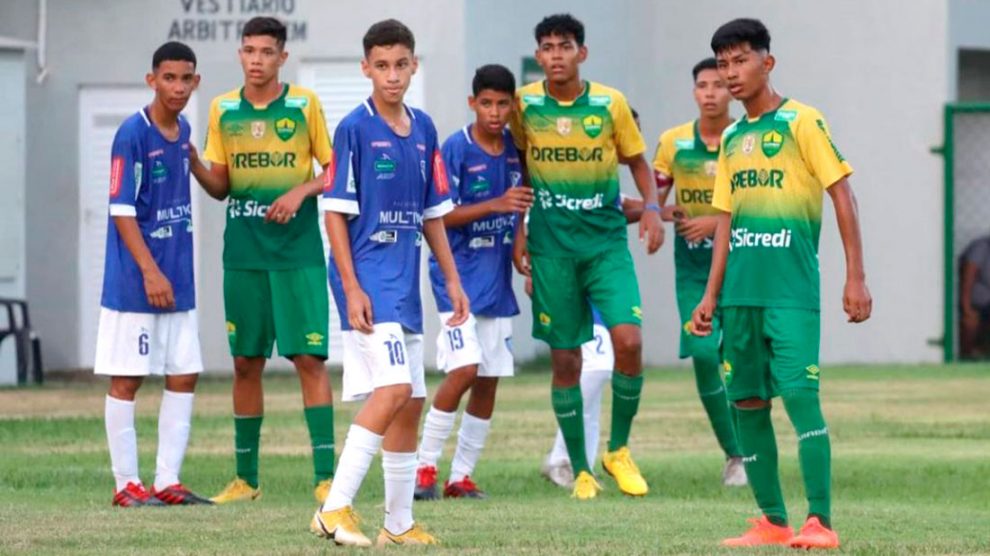 Mandi vence no sub-15 e empata no sub-17 pela primeira rodada do