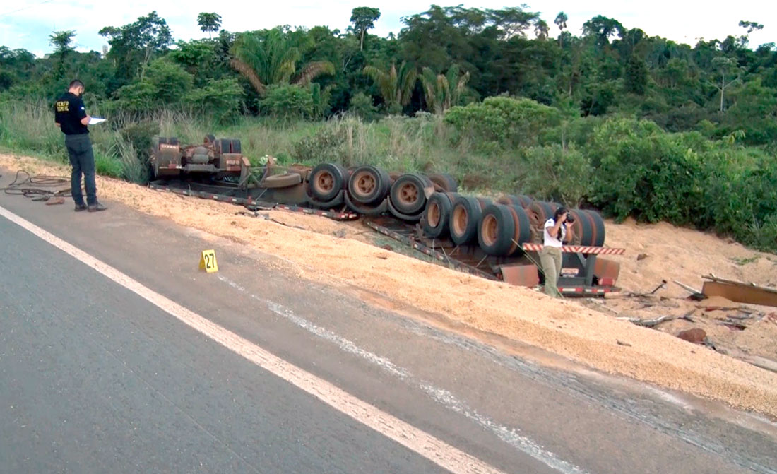 Revoltado, madeireiro quebra viaturas da fiscalização com picareta, em  Colniza no MT - ROLNEWS