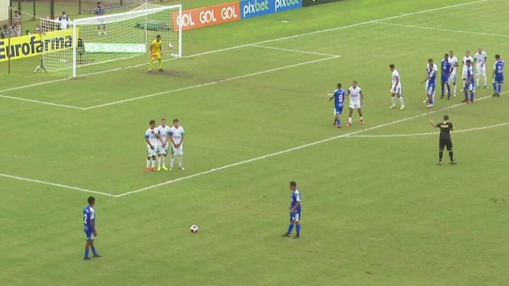 JORNAL DE DESPORTO: AZUL E OURO»» Vai treinar e jogar no campo do Sp.  Vinhense