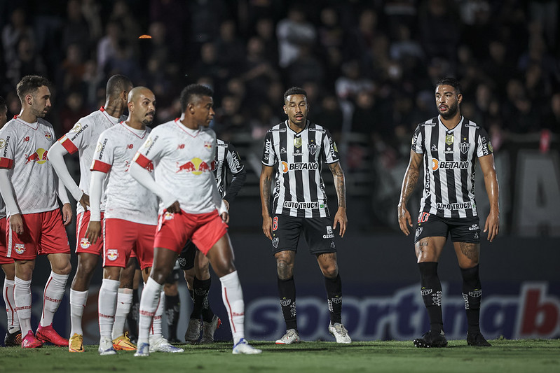 Confira lances do jogo entre Bragantino e Flamengo pelo Campeonato