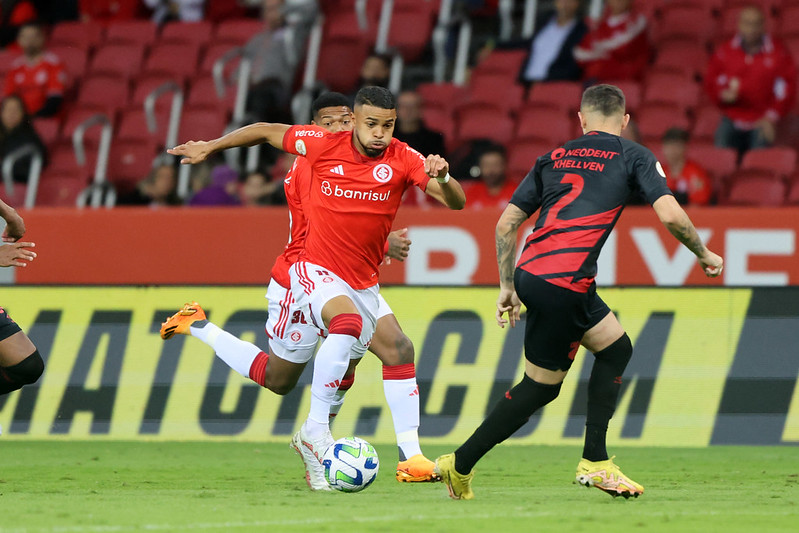 Athletico-PR Vence O Internacional E Salta Na Tabela Do Campeonato ...