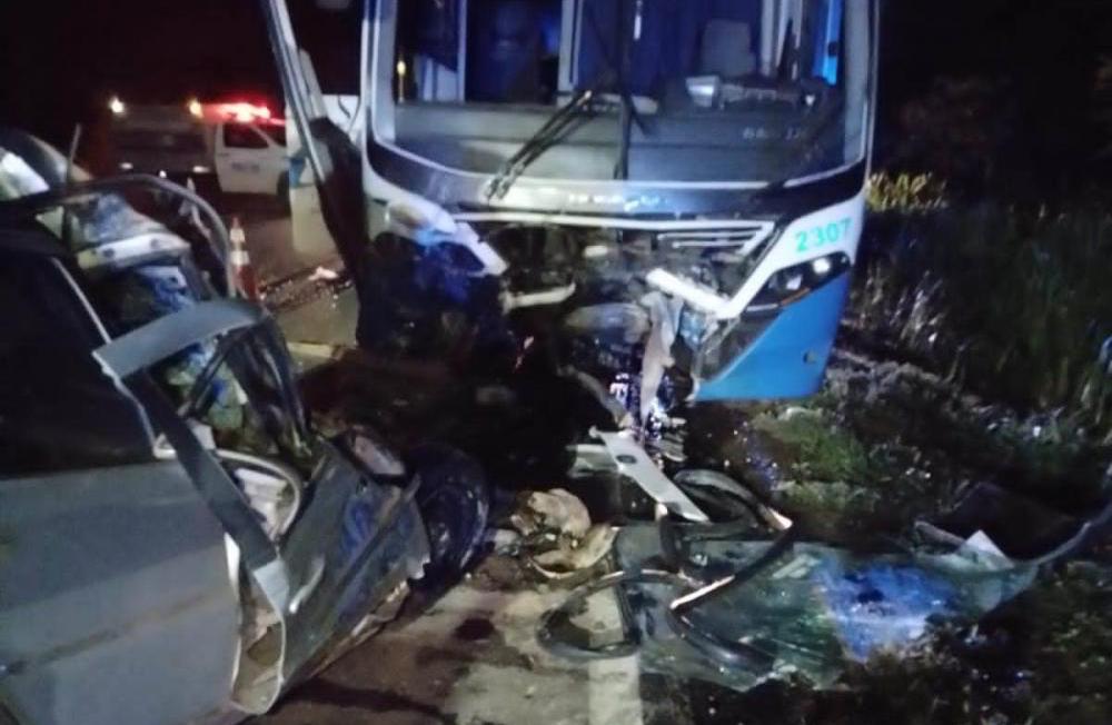 Acidente Entre Carro Funerário E ônibus Deixa Um Morto Em Rodovia Em