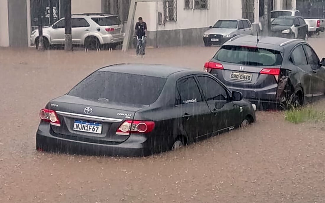 Chuva Forte Alaga Ruas E Avenidas Em Sinop E Causa Transtornos S